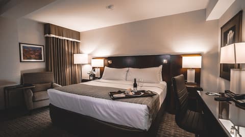 Lord Elgin Hotel, Room