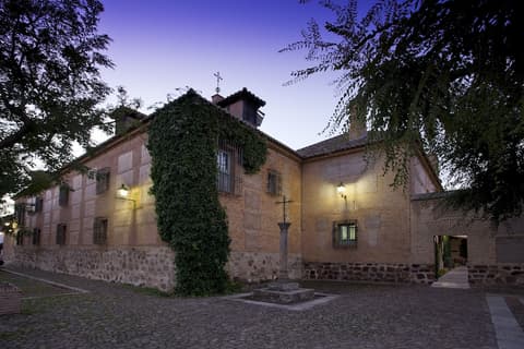 Parador de Almagro, Front of property