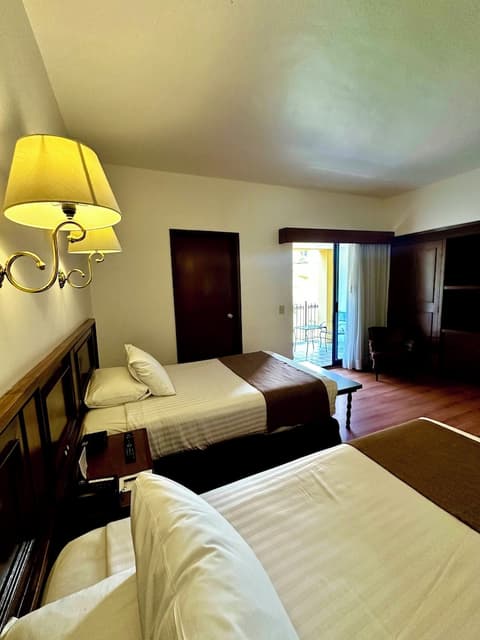 Hotel De Mendoza, Room