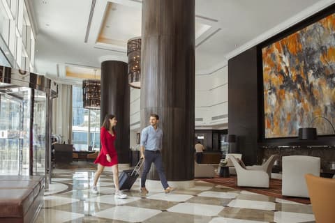 Towers Rotana, Lobby