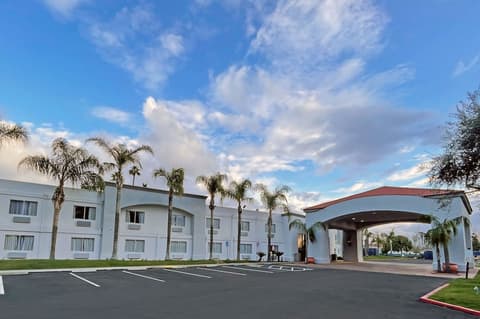 Hourglass Hotel, Trademark Collection by Wyndham, Exterior