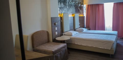 Metropolitan Hotel, Room