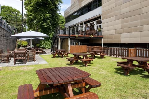 Holiday Inn Cardiff City Centre by IHG, Garden