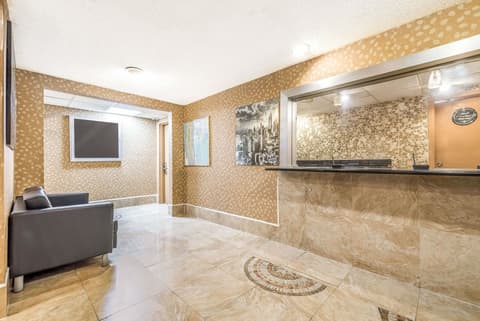 Super 8 by Wyndham North Bergen NJ/NYC Area, Lobby