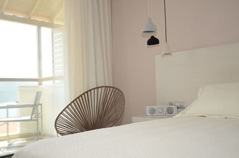 Ino Hotel & Suites, Room