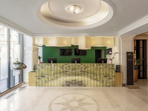 Mövenpick Hotel Budapest Centre, Reception