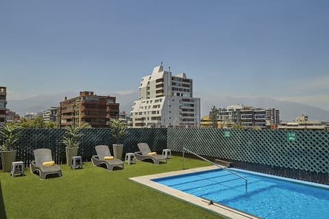 Hotel Torremayor Lyon, Outdoor pool