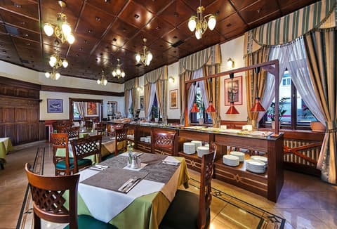 Green Garden Hotel, Breakfast area