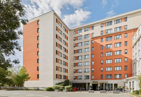 B&B HOME Vélizy Est, Interior entrance
