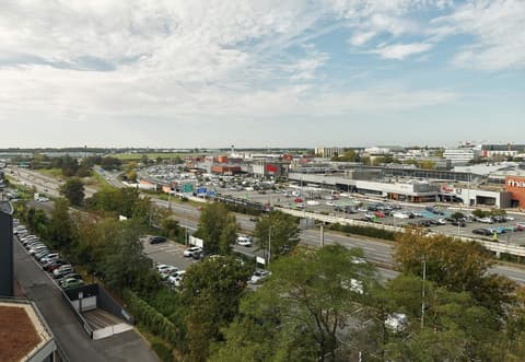 B&B HOME Vélizy Est, City view from property