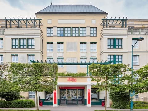 Aparthotel Adagio Val d'Europe près de Disneyland Paris, Front of property