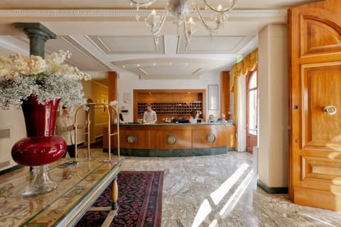 Ercolini E Savi, Lobby