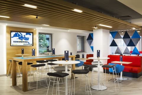 Holiday Inn Express London - Park Royal by IHG, Breakfast meal