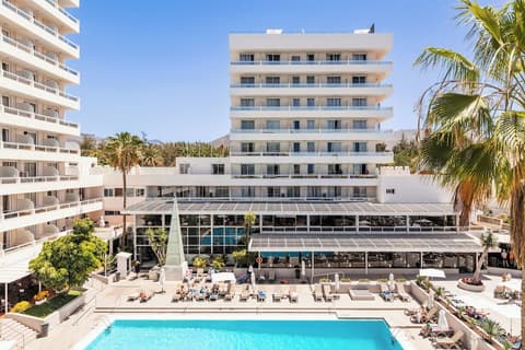 Catalonia Oro Negro, Pool