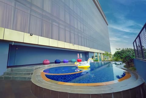 Grand Tjokro Jakarta, Pool