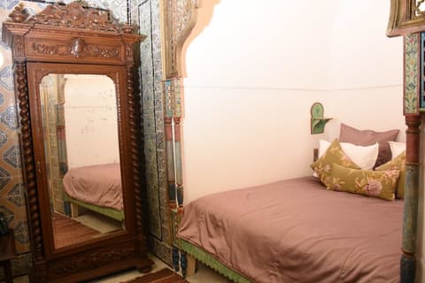 Palais Bayram, Room