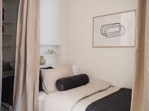 Waterfront Cabins, Room