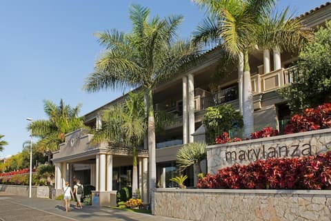 Marylanza Suites & Spa, Front of property