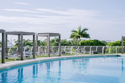 Nuvo Suites Hotel, Terrace/patio