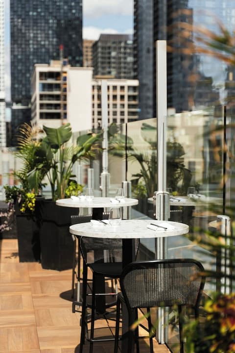 Renaissance Montreal Downtown Hotel, Restaurant