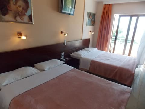 Hotel Mediterrane, Room