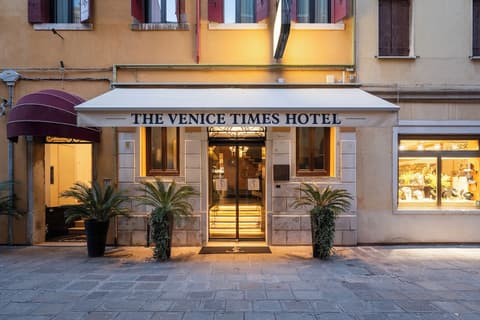 The Venice Times, Front of property