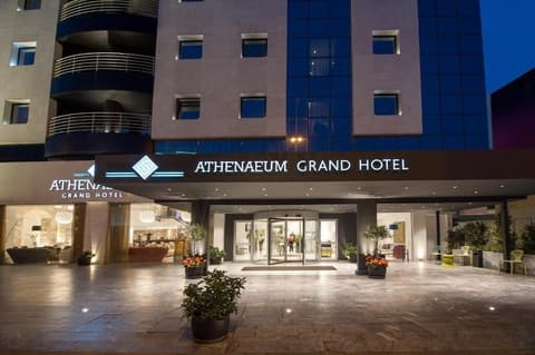 Athenaeum Grand Hotel, Front of property