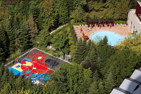 Disney Hotel New York - The Art of Marvel, Pool