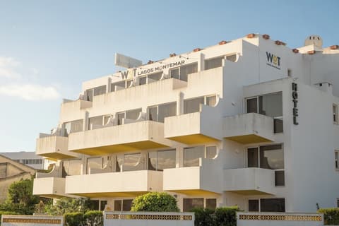 WOT Lagos Montemar Soul, Front of property