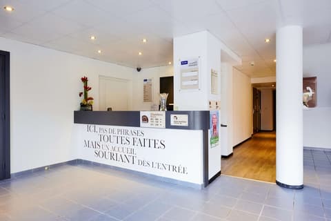 Hôtel, restaurant Kyriad Fréjus, Lobby