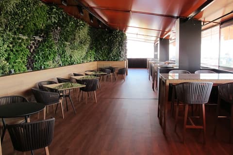 Hotel Puerta América, Restaurant