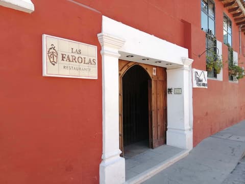 Hotel Las Farolas, Property entrance