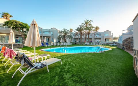 Apartamentos LIVVO Koala Garden, Outdoor pool