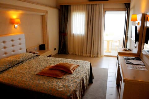 Azka Hotel, Room