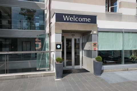 CDH Hotel La Spezia, Property entrance