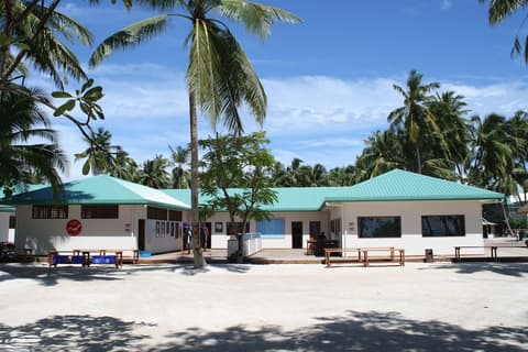 Vilamendhoo Island Resort & Spa, Sports facility