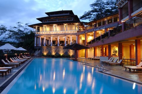 Amaya Hills Kandy, Outdoor pool