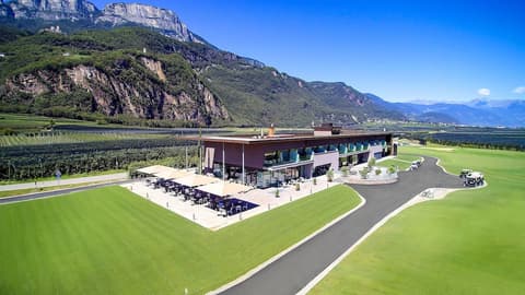 The Lodge Hotel, Front of property