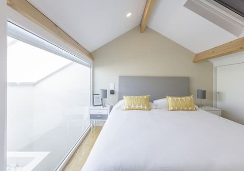 Mercado dos Poetas, Room