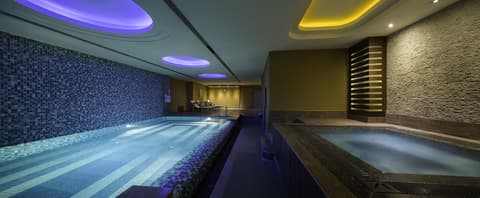 Titanic City Taksim, Indoor spa tub
