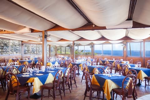 Suvaki Resort, Restaurant