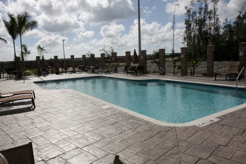 Hyatt Place Fort Myers/at The Forum, Outdoor pool