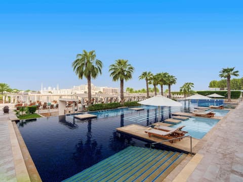 Fairmont Bab Al Bahr, Pool