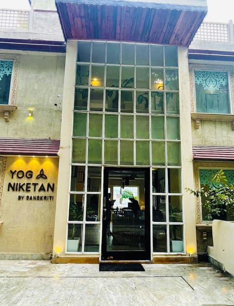Yog Niketan by Sanskriti, Property entrance