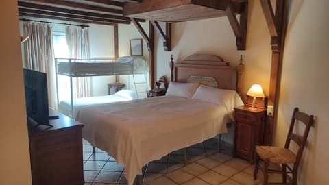 The Mountains Hotel, Room