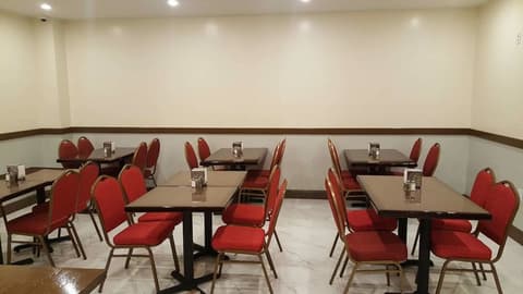 Queens Hotel, Breakfast area