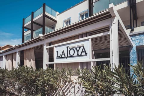 Halos Casa Resort, Food court