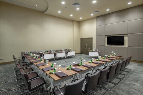 Millennium Makkah Al Naseem, Meeting facility