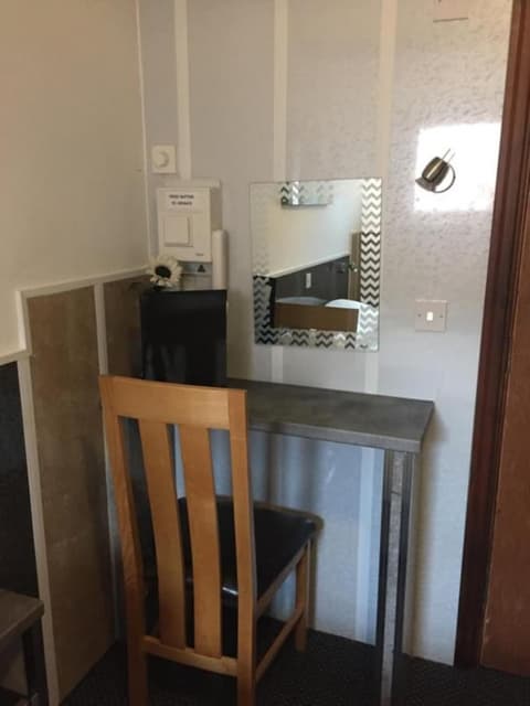 OYO The Bentleys Hotel, Room