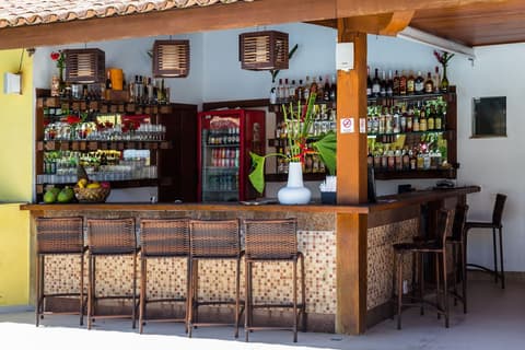 Arraial Bangalô Praia Hotel, Bar (on property)